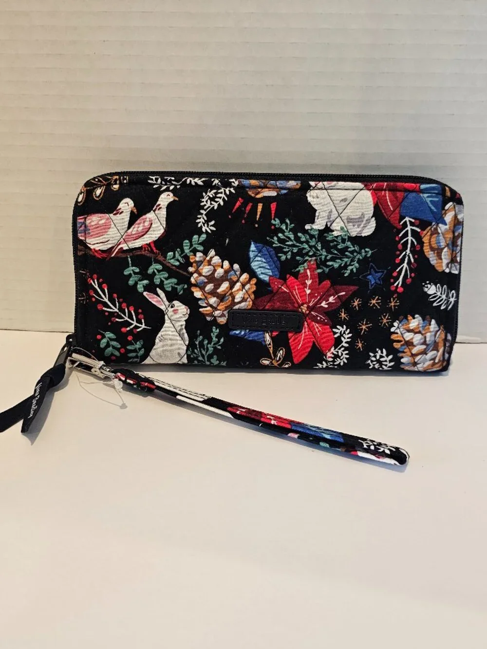 NWT Vera Bradley RFID Accordion Wristlet Winter Forest Wallet Floral Animals
